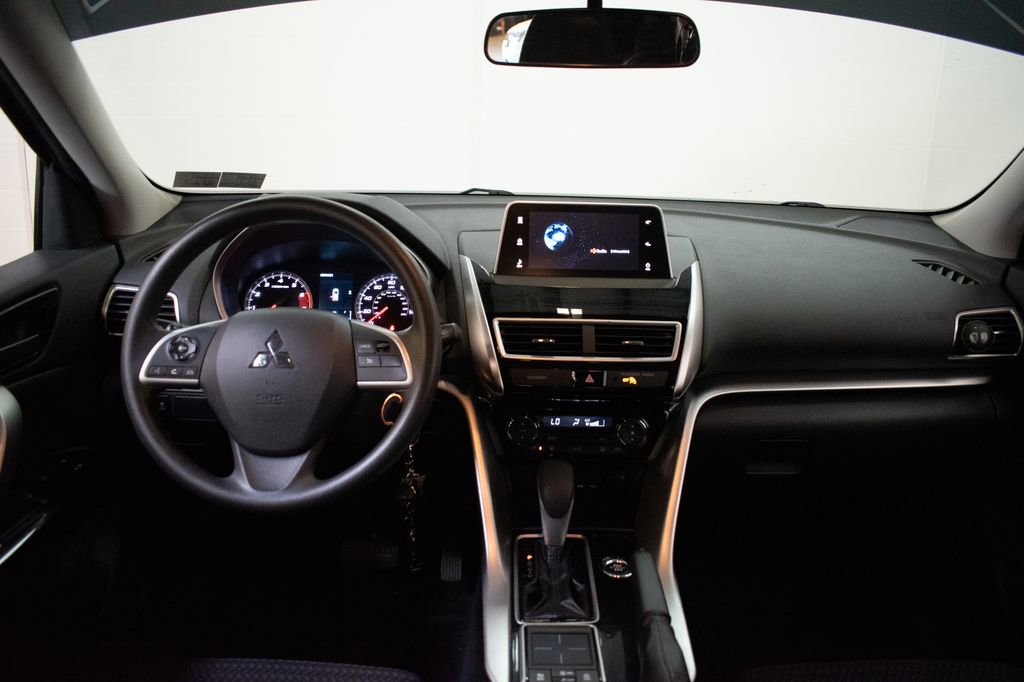 Used 2019 Mitsubishi Eclipse Cross LE AWD/4WD image 11