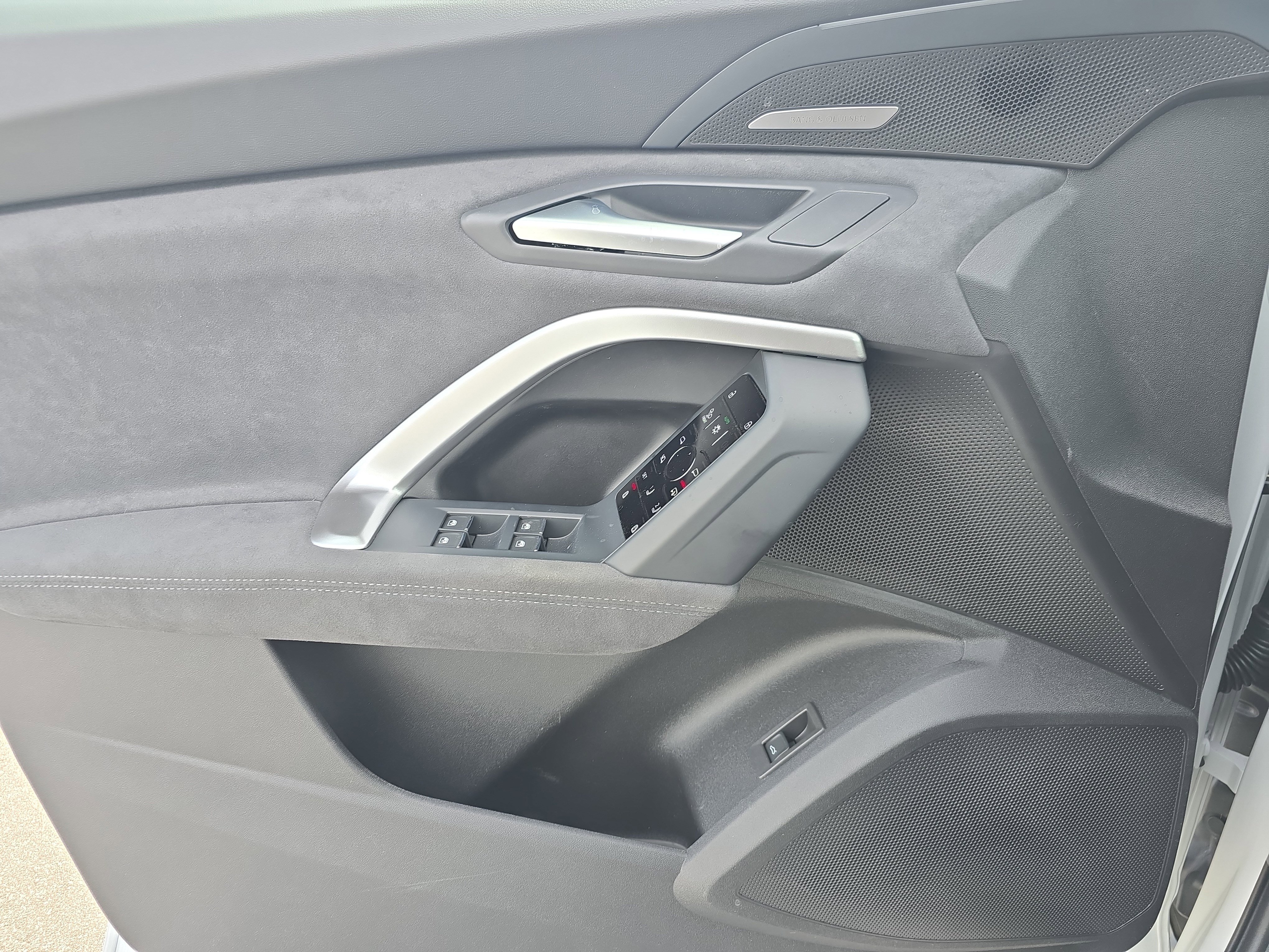 New 2026 Audi SQ5 Premium Plus image 25