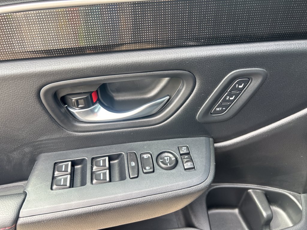 Used 2025 Honda Pilot Black Edition image 12