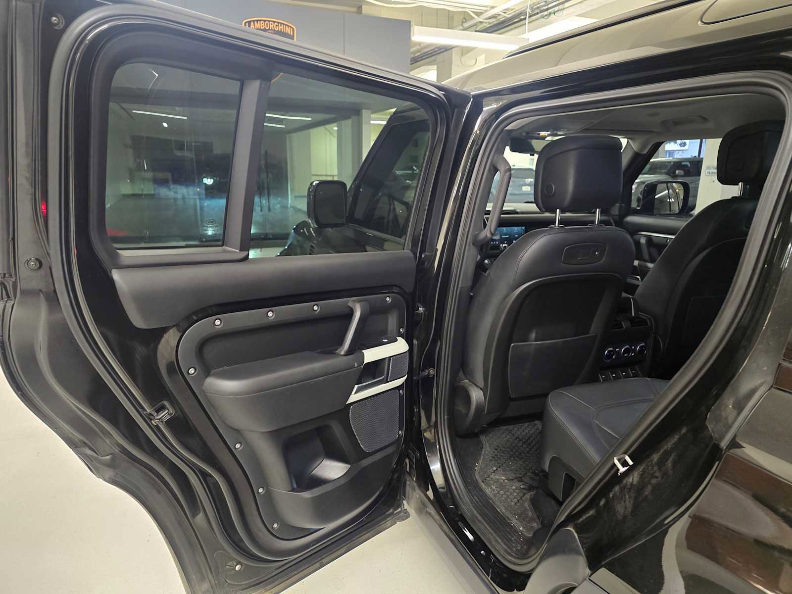 Used 2020 Land Rover Defender 110 HSE image 18