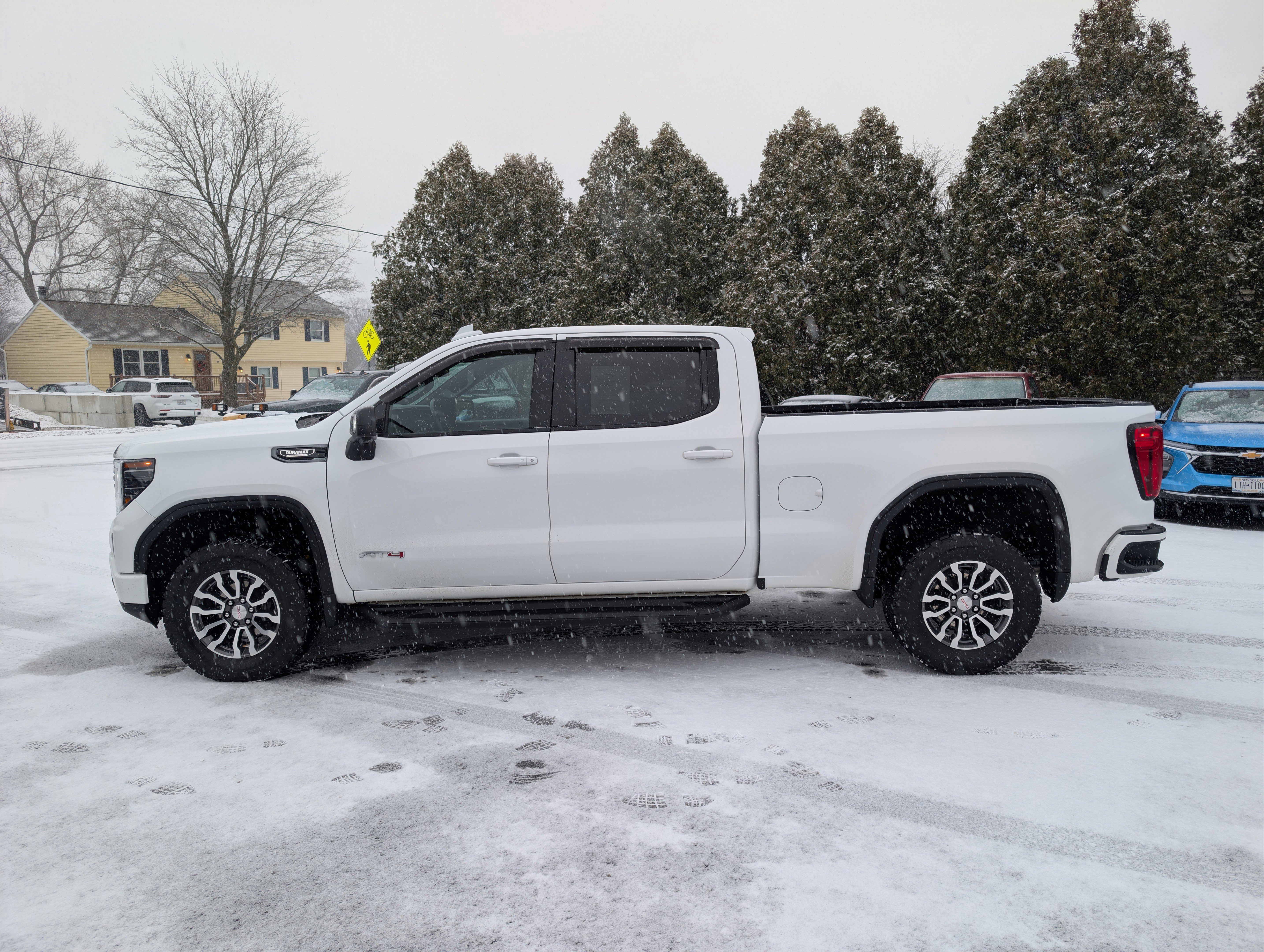 Used 2022 GMC Sierra 1500 AT4 w/ AT4 Preferred Package image 13