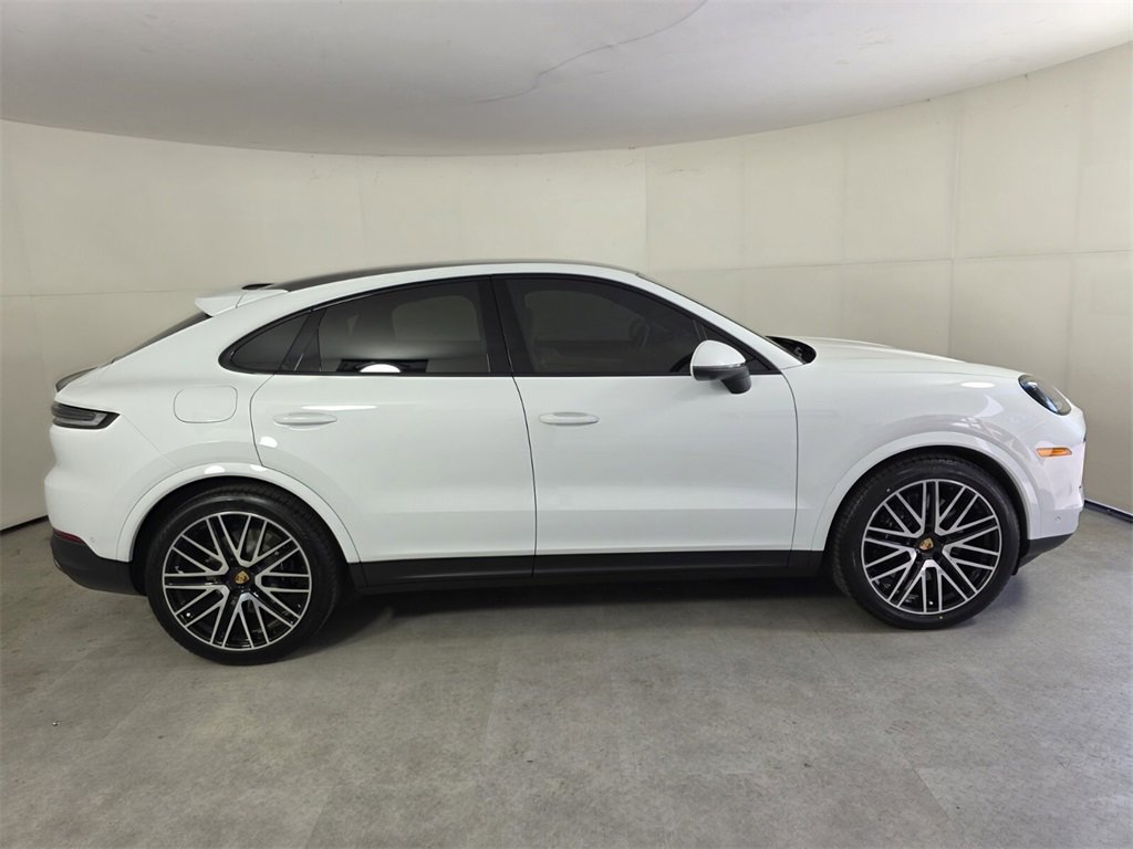 Used 2024 Porsche Cayenne S image 3