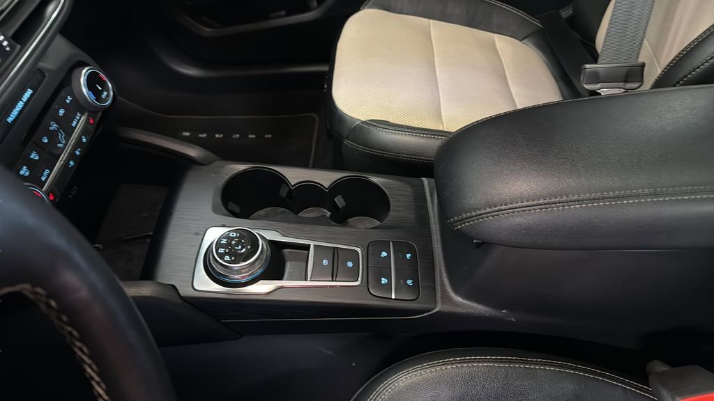 Used 2022 Ford Escape Titanium w/ Titanium Elite Package AWD/4WD image 11