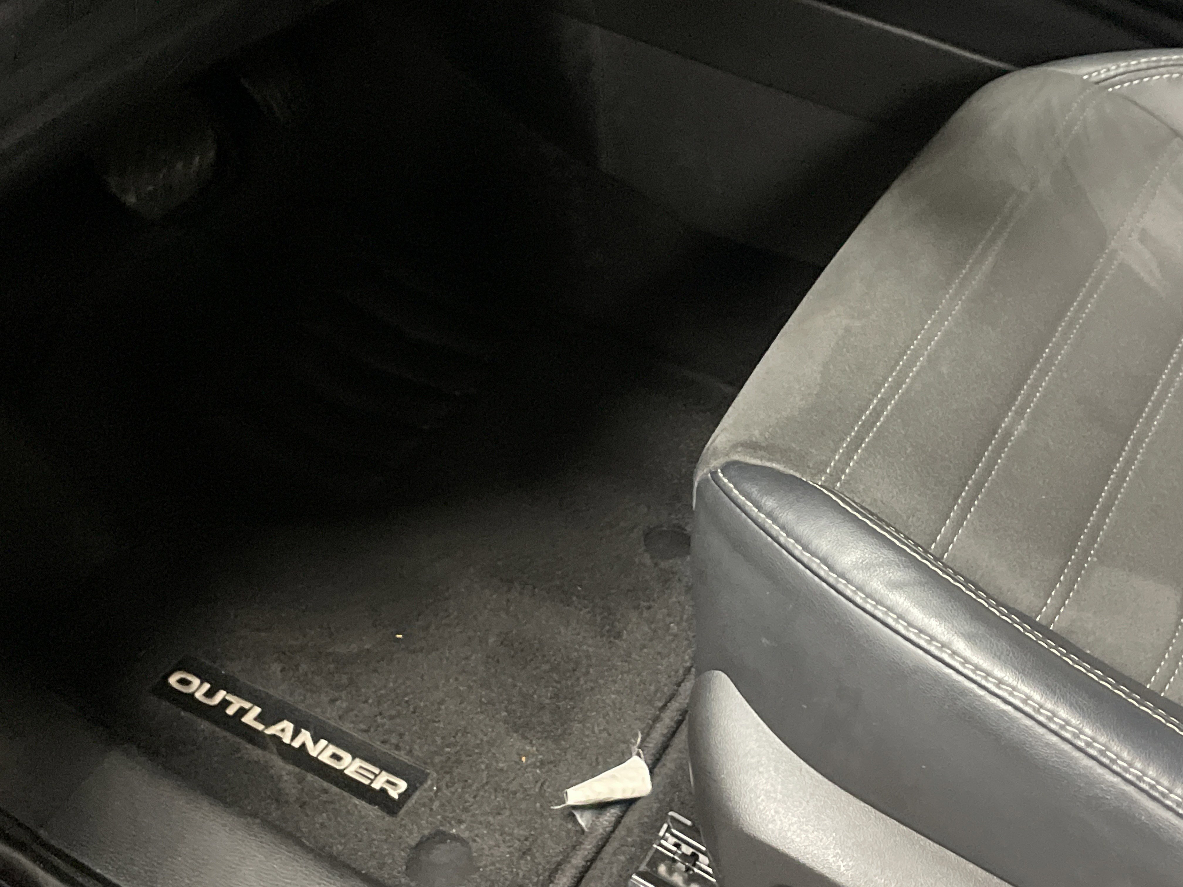 Used 2022 Mitsubishi Outlander SE image 17