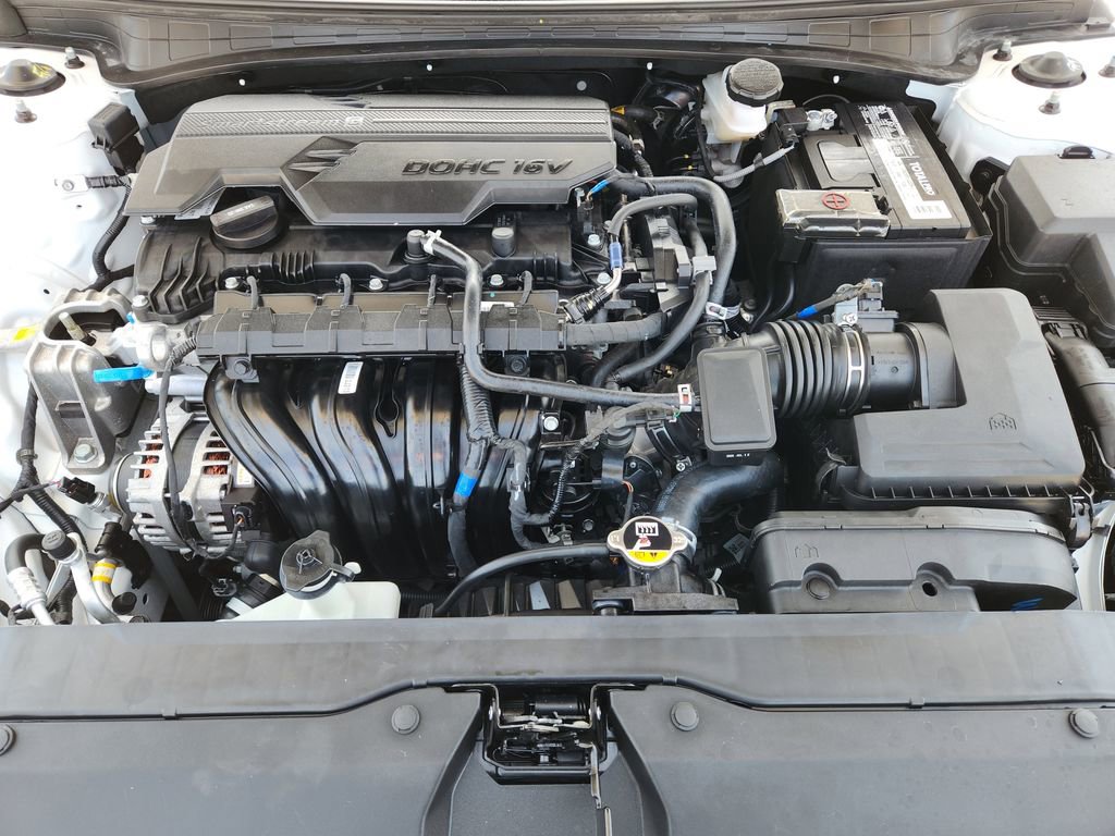 Used 2025 Hyundai Elantra SEL image 36