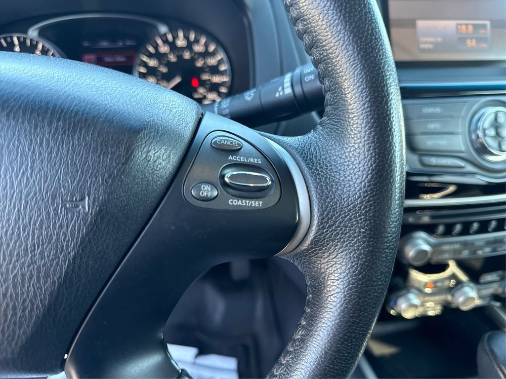 Used 2015 Nissan Pathfinder SV AWD/4WD image 28