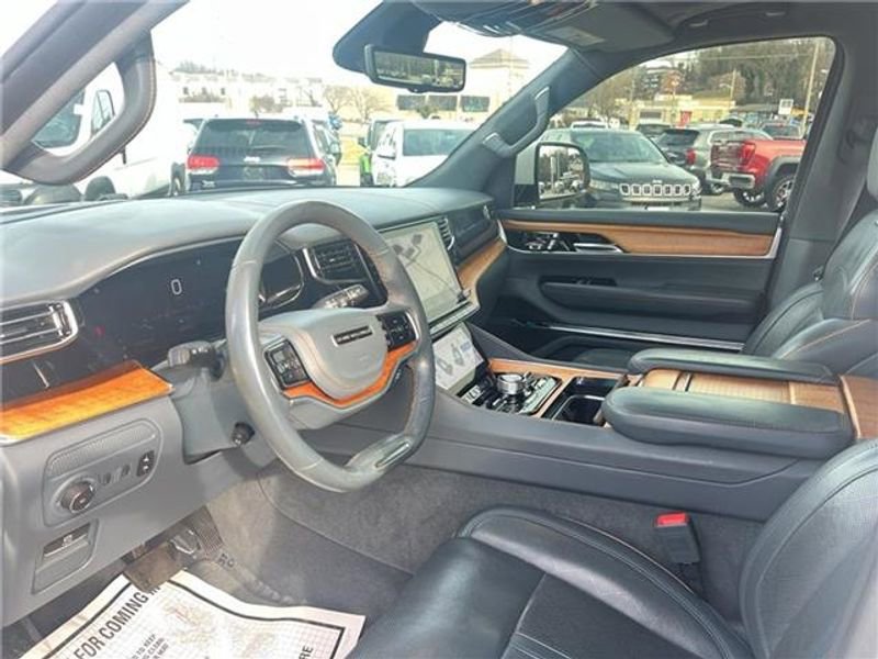Used 2022 Jeep Grand Wagoneer Series II w/ Convenience Group III image 7