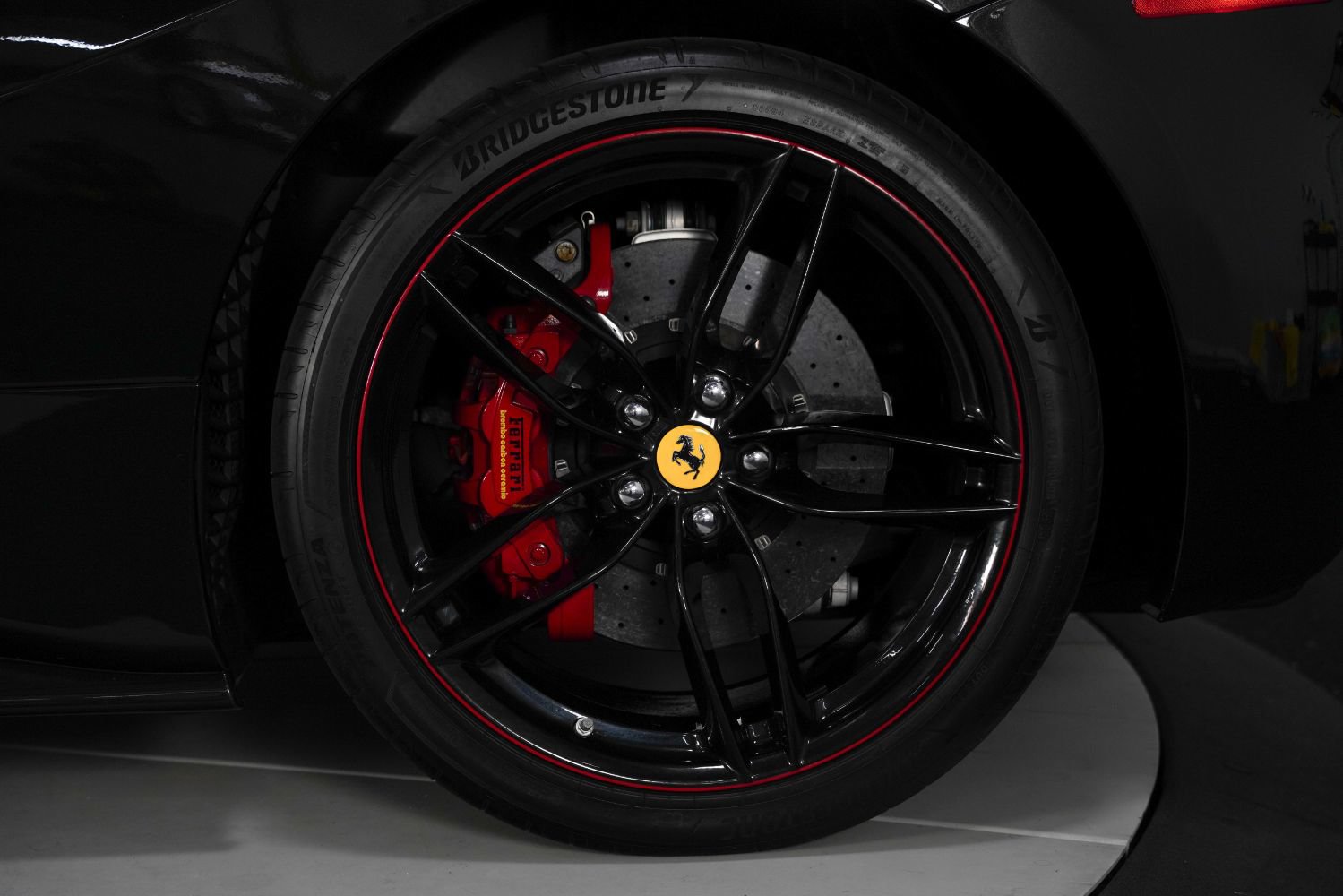 Used 2017 Ferrari 488 GTB RWD image 19