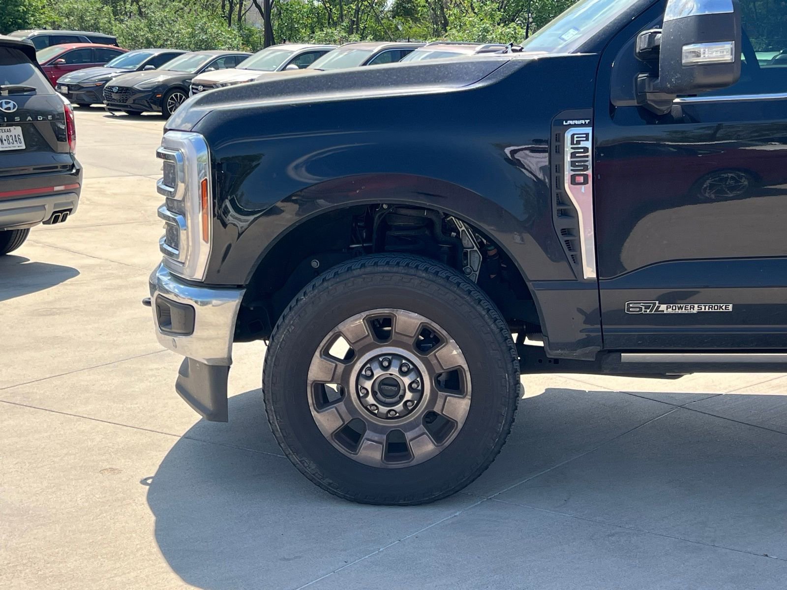 Used 2025 Ford F250 Lariat w/ Lariat Ultimate Package image 9