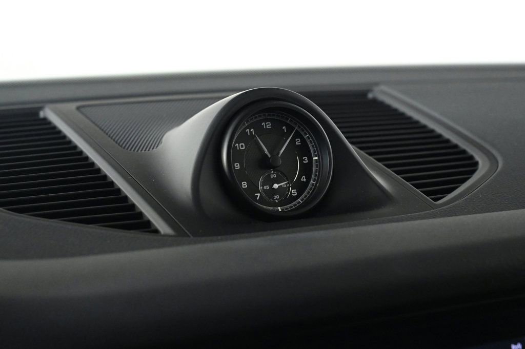 Certified 2023 Porsche Macan S image 21