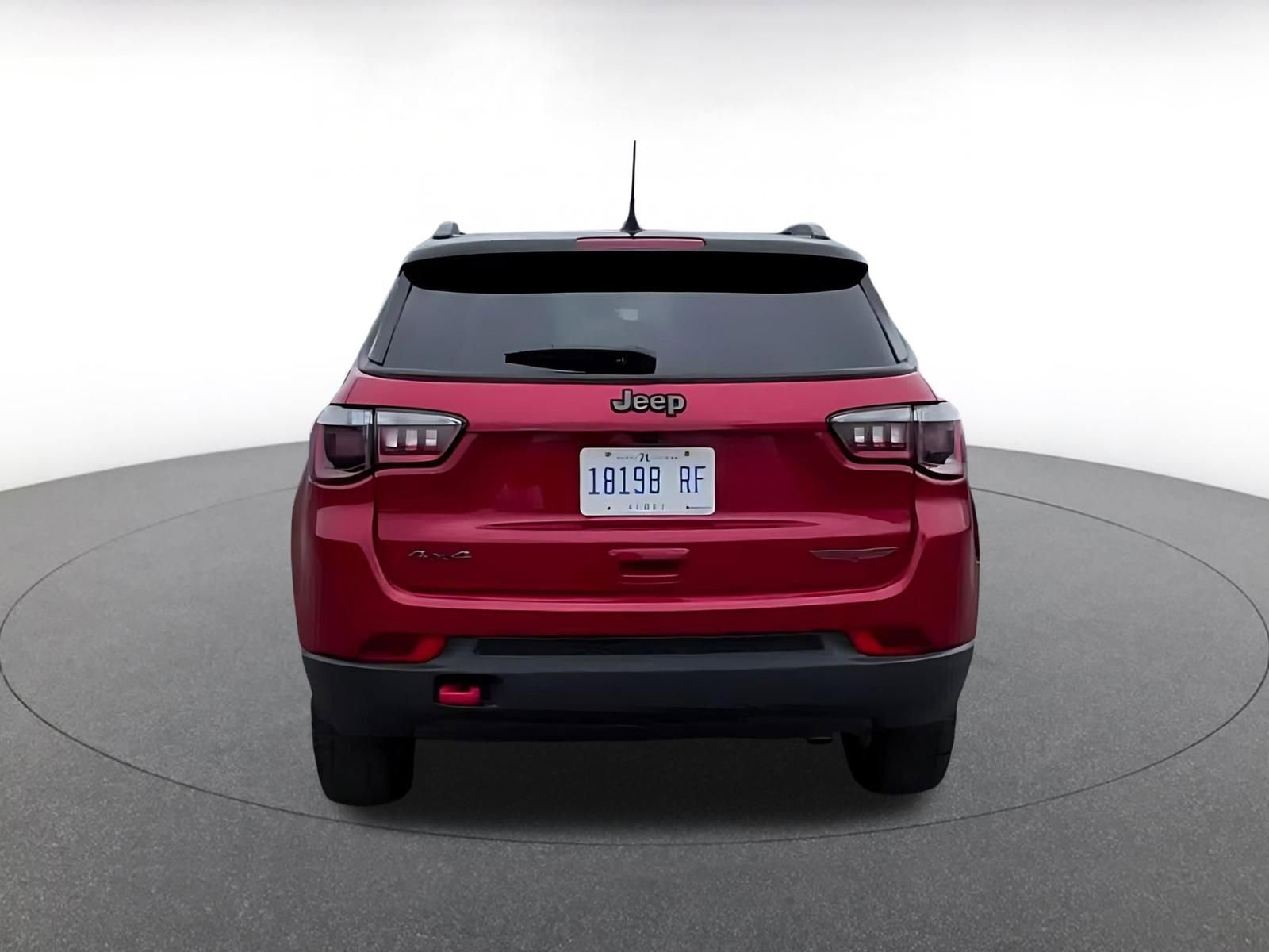 Used 2025 Jeep Compass Trailhawk AWD/4WD image 12