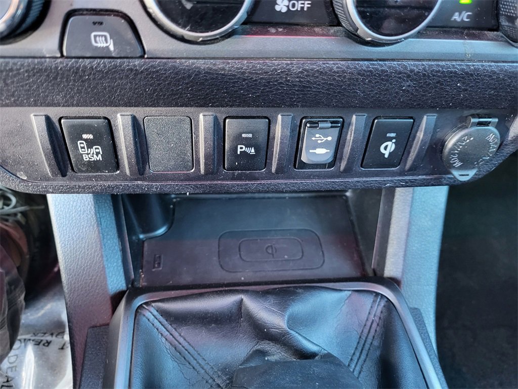 Used 2017 Toyota Tacoma TRD Sport w/ Premium & Technology Package image 28