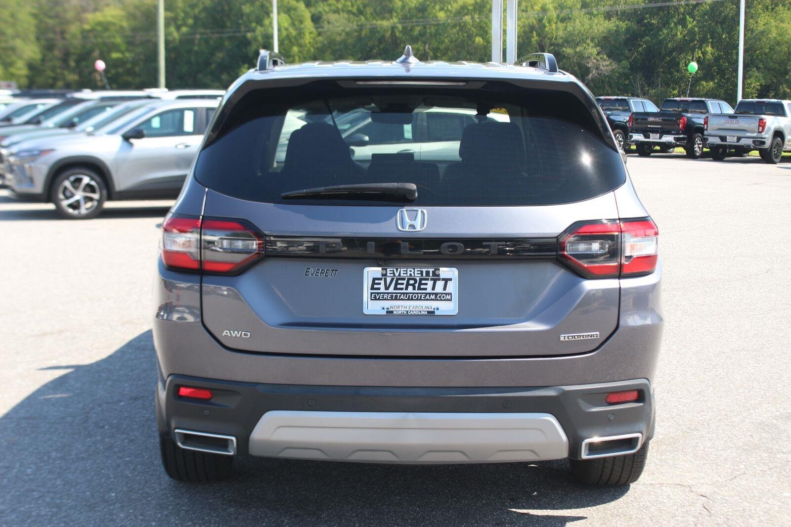 Used 2024 Honda Pilot Touring image 6