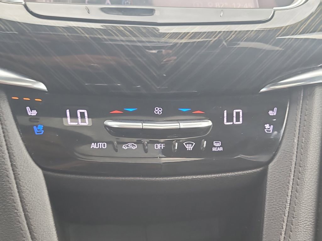 Used 2020 Cadillac XT6 Premium Luxury FWD image 27