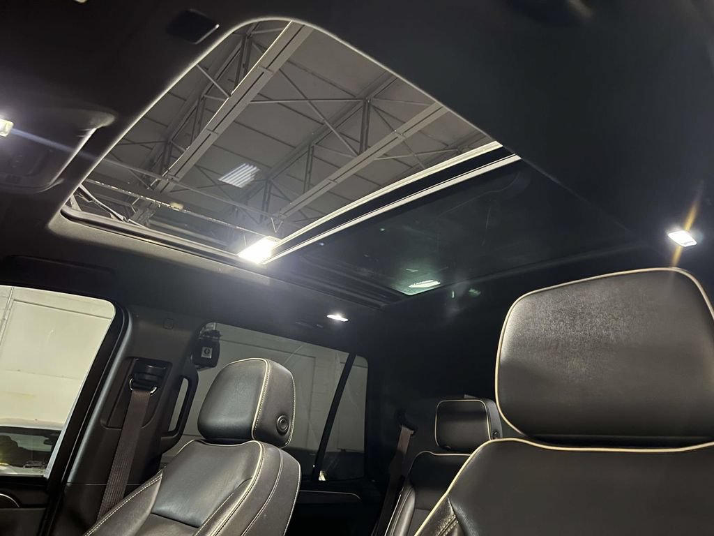 Used 2021 GMC Yukon SLT w/ SLT Premium Package AWD/4WD image 17