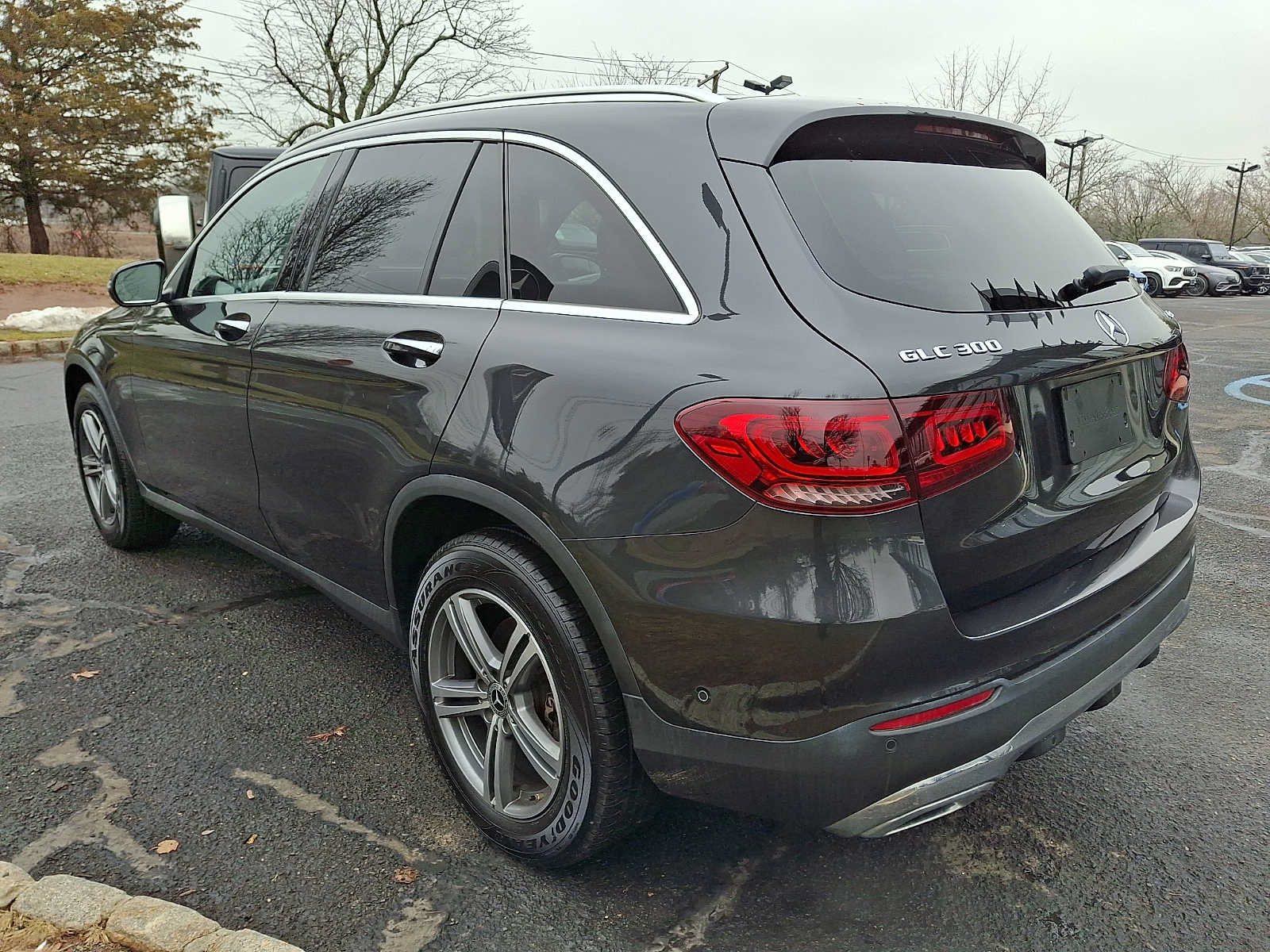 Certified 2021 Mercedes-Benz GLC 300 4MATIC image 4
