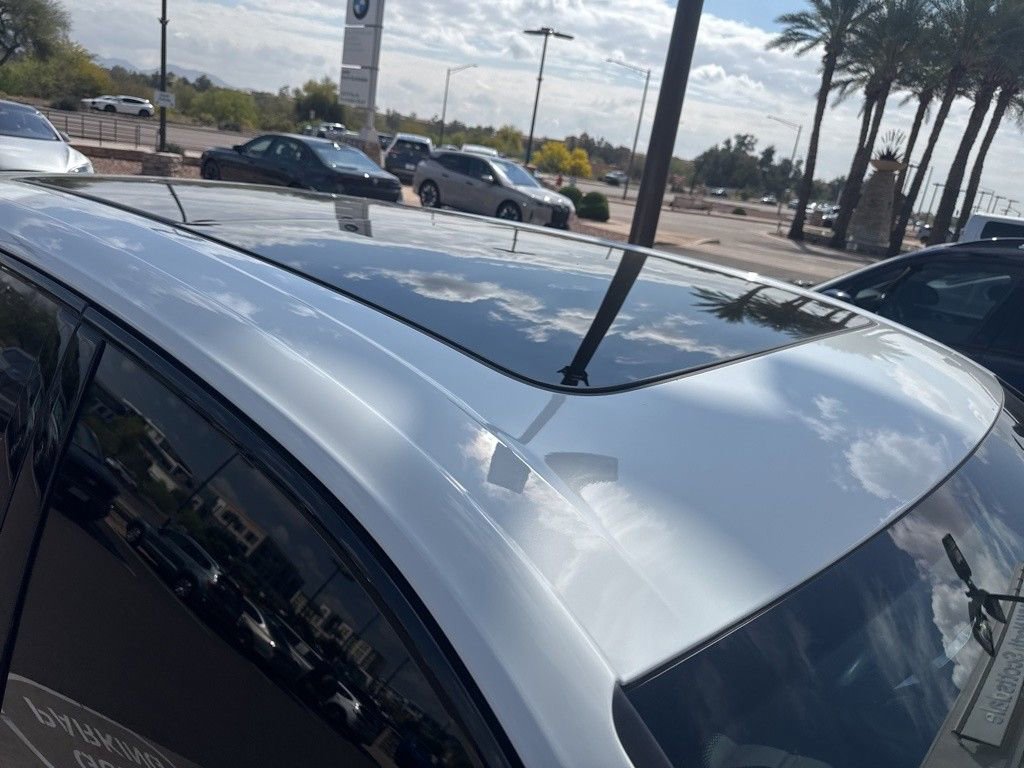 Used 2022 Porsche Cayenne Platinum Edition image 7