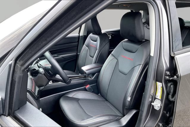 Used 2022 Jeep Compass Trailhawk w/ Trailhawk Convenience Group AWD/4WD image 15