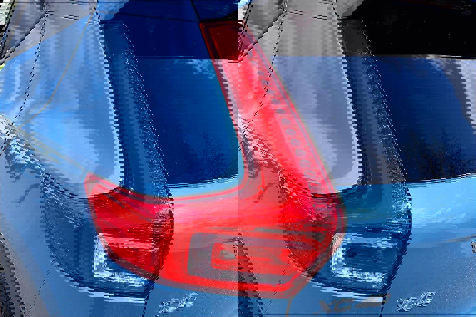 Used 2023 Volvo XC40 B5 Core w/ Convenience Package image 28