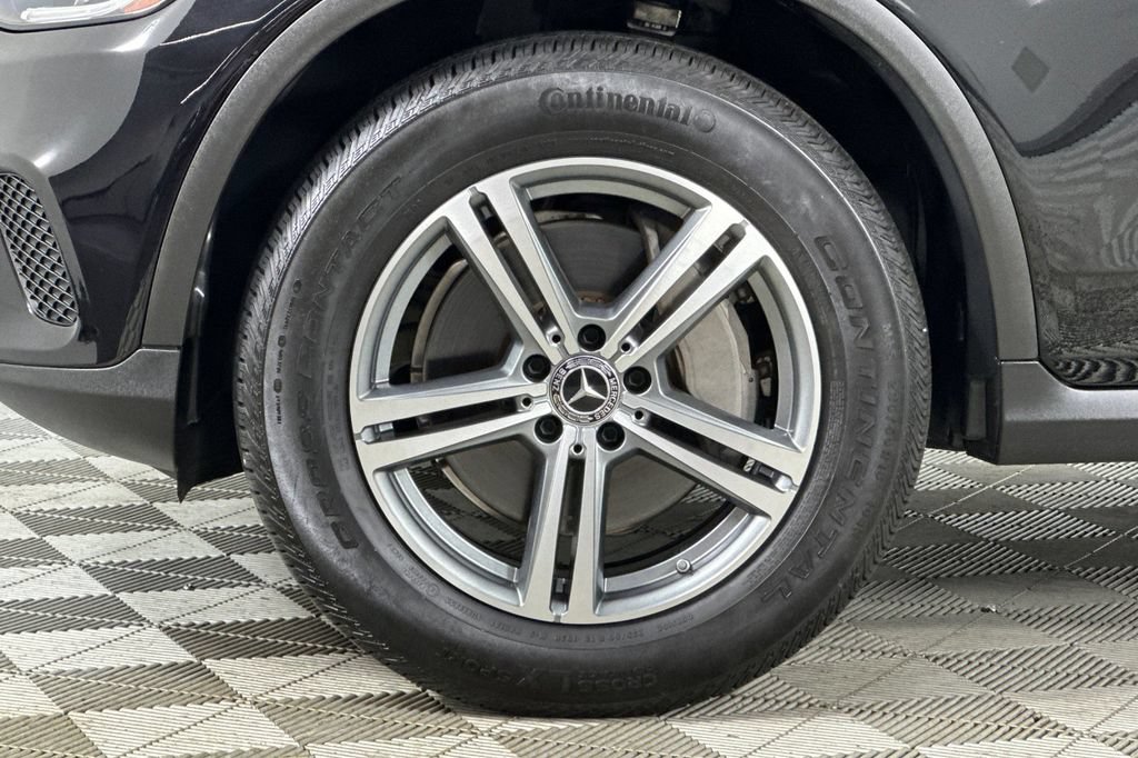 Used 2020 Mercedes-Benz GLC 300 4MATIC image 32