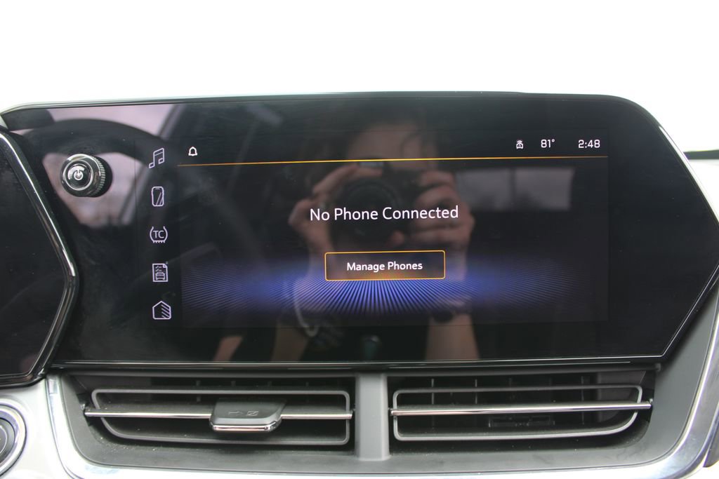 Used 2025 Chevrolet Trax LT image 44