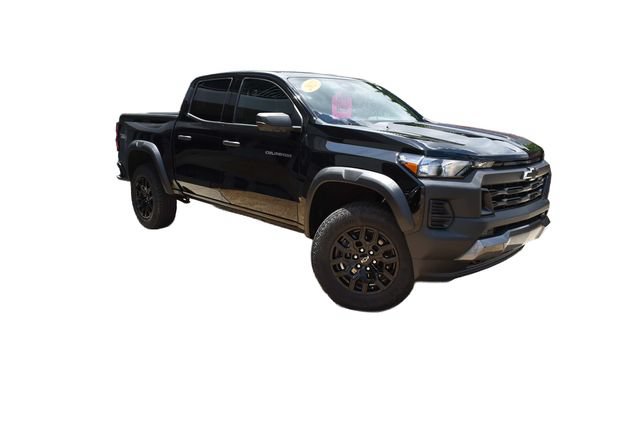 Used 2023 Chevrolet Colorado Trail Boss w/ Advanced Trailering Package AWD/4WD image 2