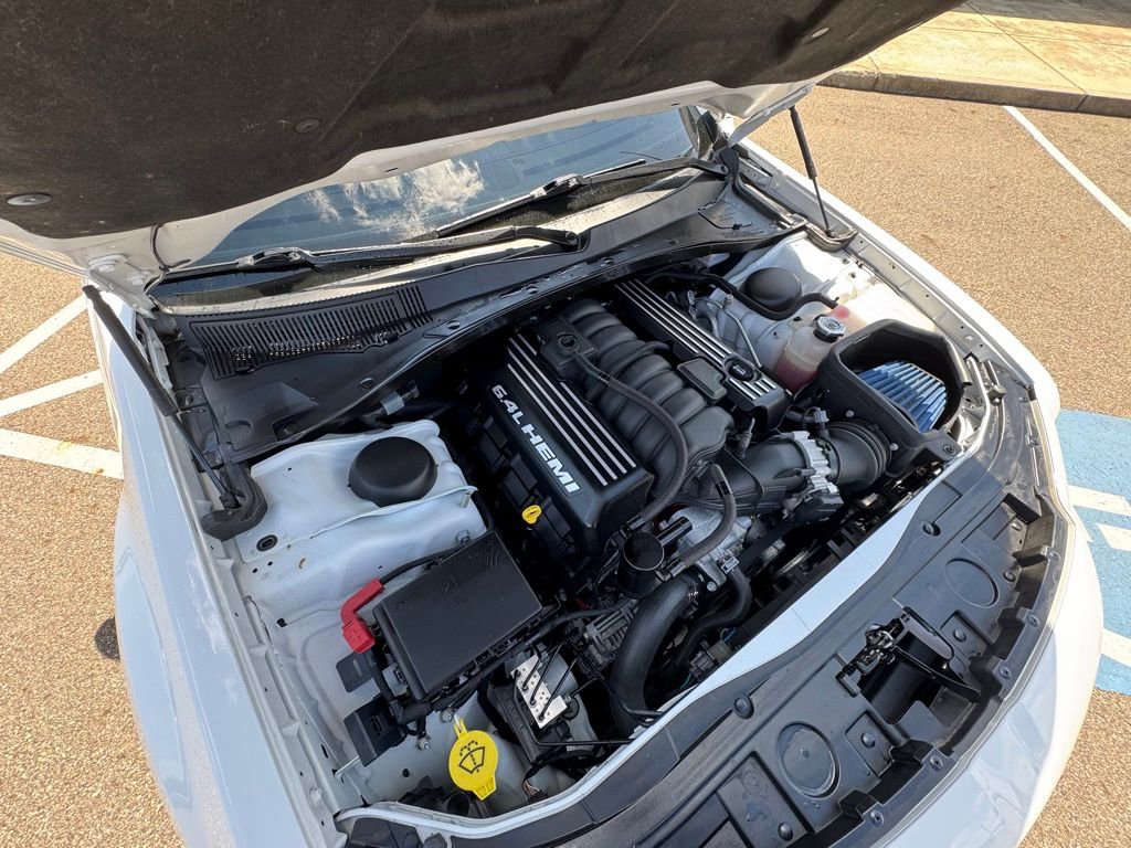 Used 2023 Chrysler 300 C image 5