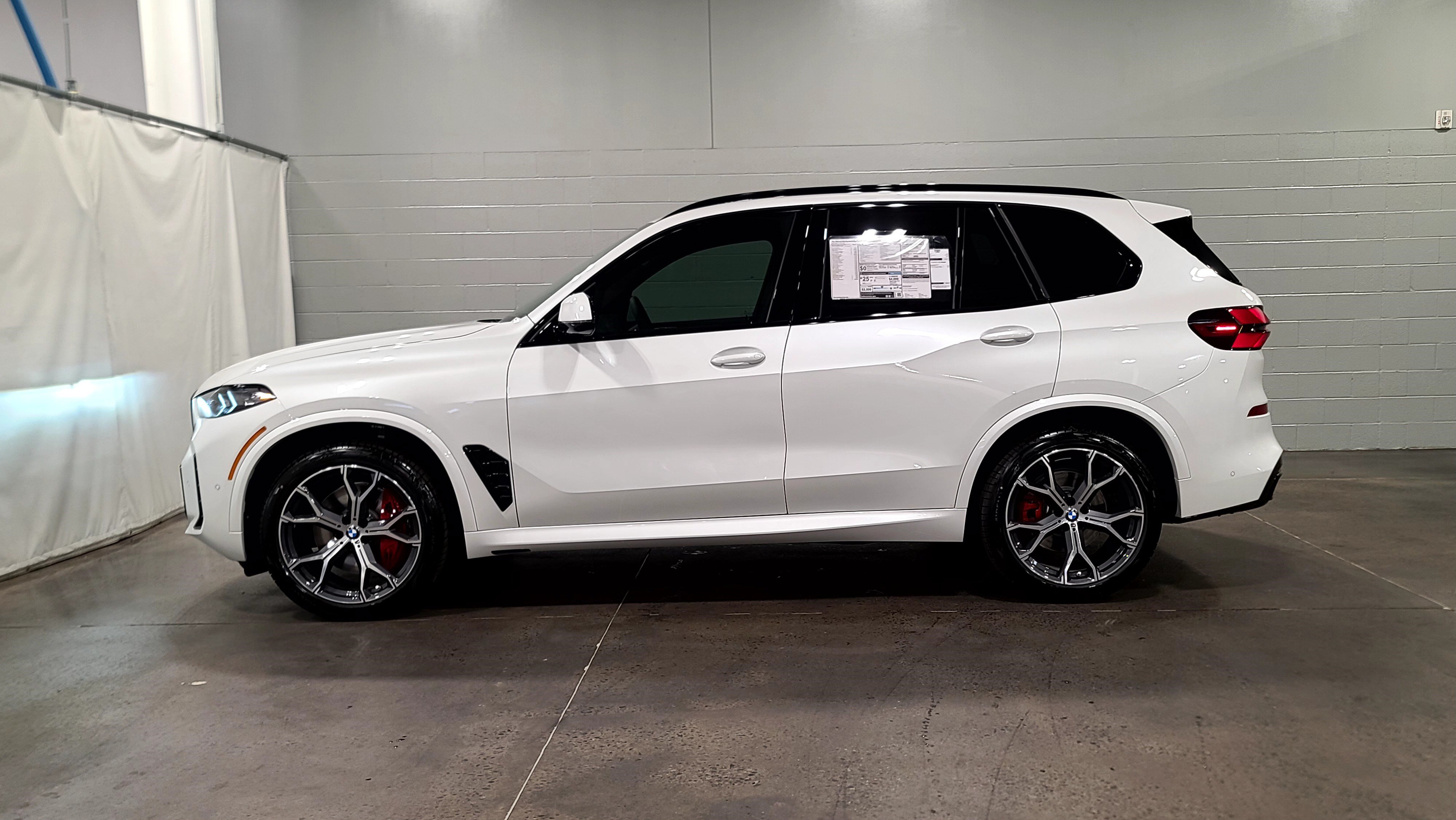 Used 2026 BMW X5 xDrive40i w/ M Sport Package AWD/4WD image 5