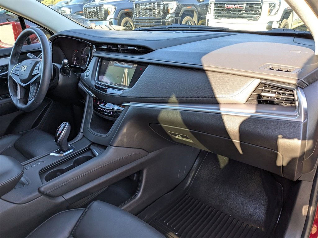 Used 2017 Cadillac XT5 Luxury w/ Driver Awareness Package image 6