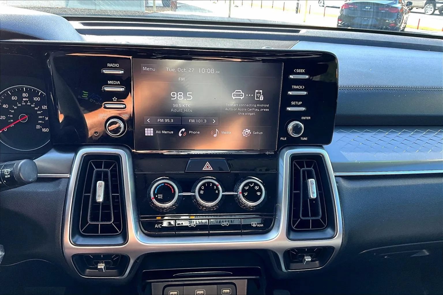 Used 2023 Kia Sorento LX FWD image 23