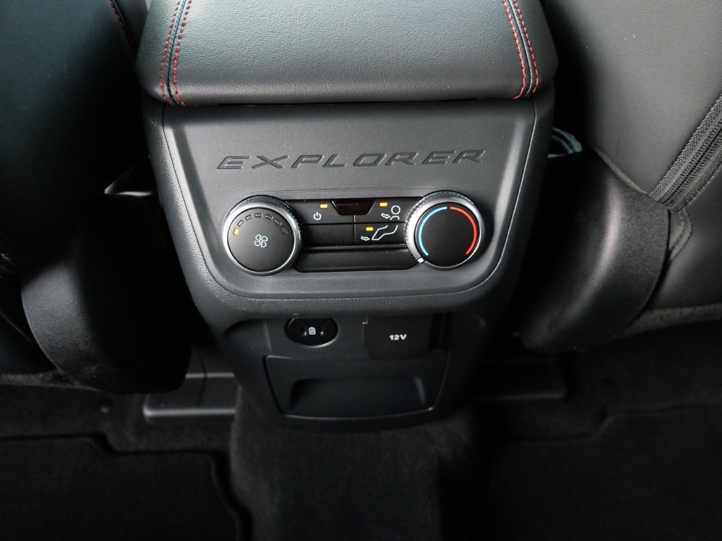 Certified 2025 Ford Explorer ST-Line AWD/4WD image 19