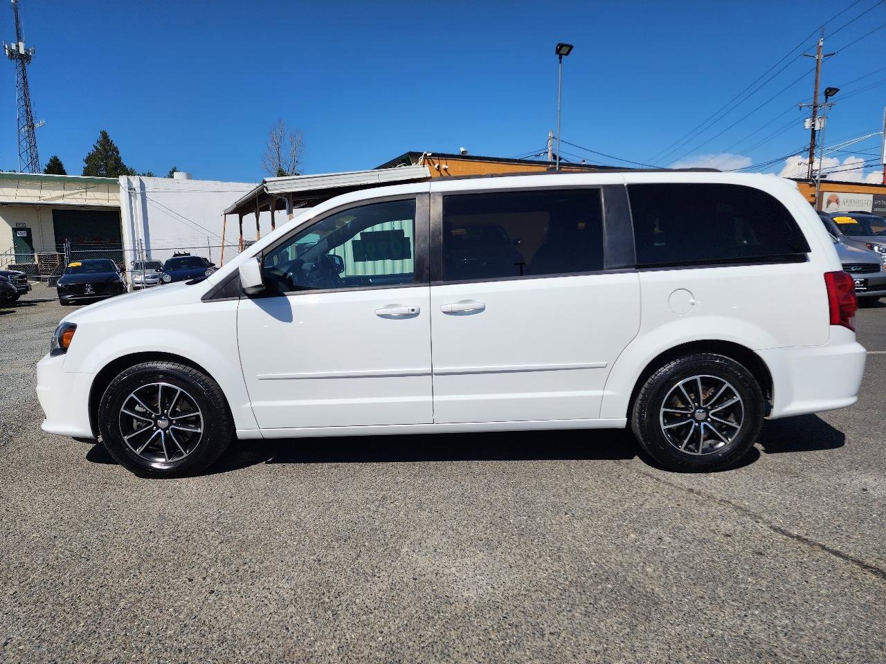 Used 2017 Dodge Grand Caravan GT FWD image 9