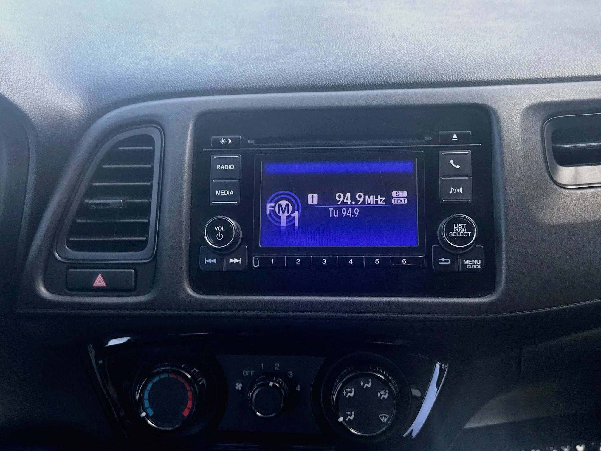 Used 2022 Honda HR-V LX image 12