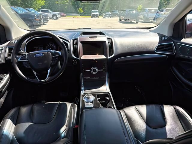 Used 2020 Ford Edge Titanium w/ Class II Trailer Tow Package AWD/4WD image 24