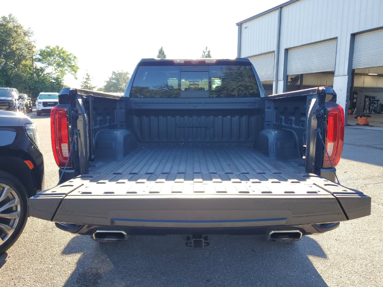 Used 2023 GMC Sierra 1500 AT4 w/ AT4 Premium Package AWD/4WD image 9