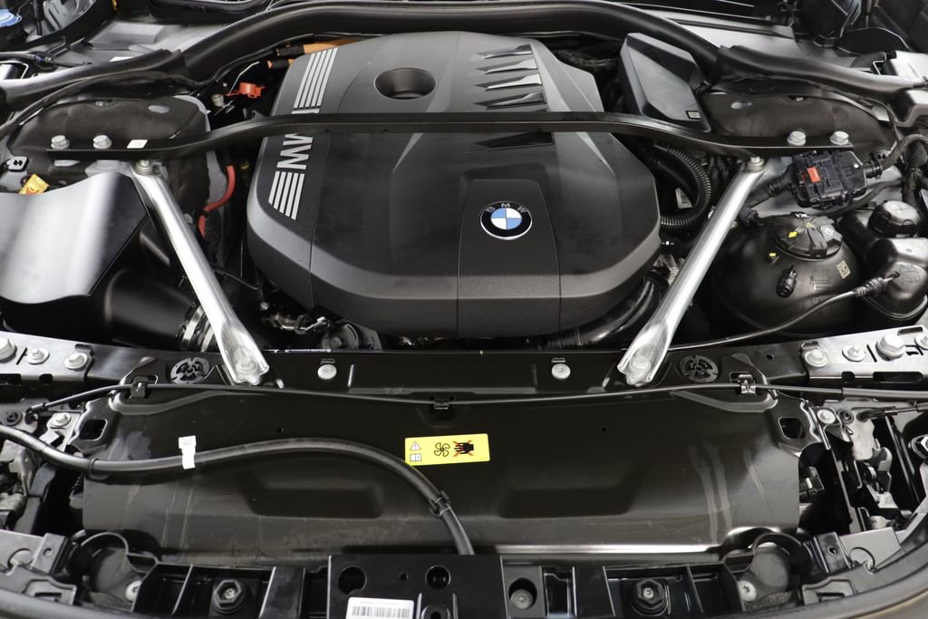 Certified 2025 BMW 750e xDrive w/ Autobahn Package AWD/4WD image 25
