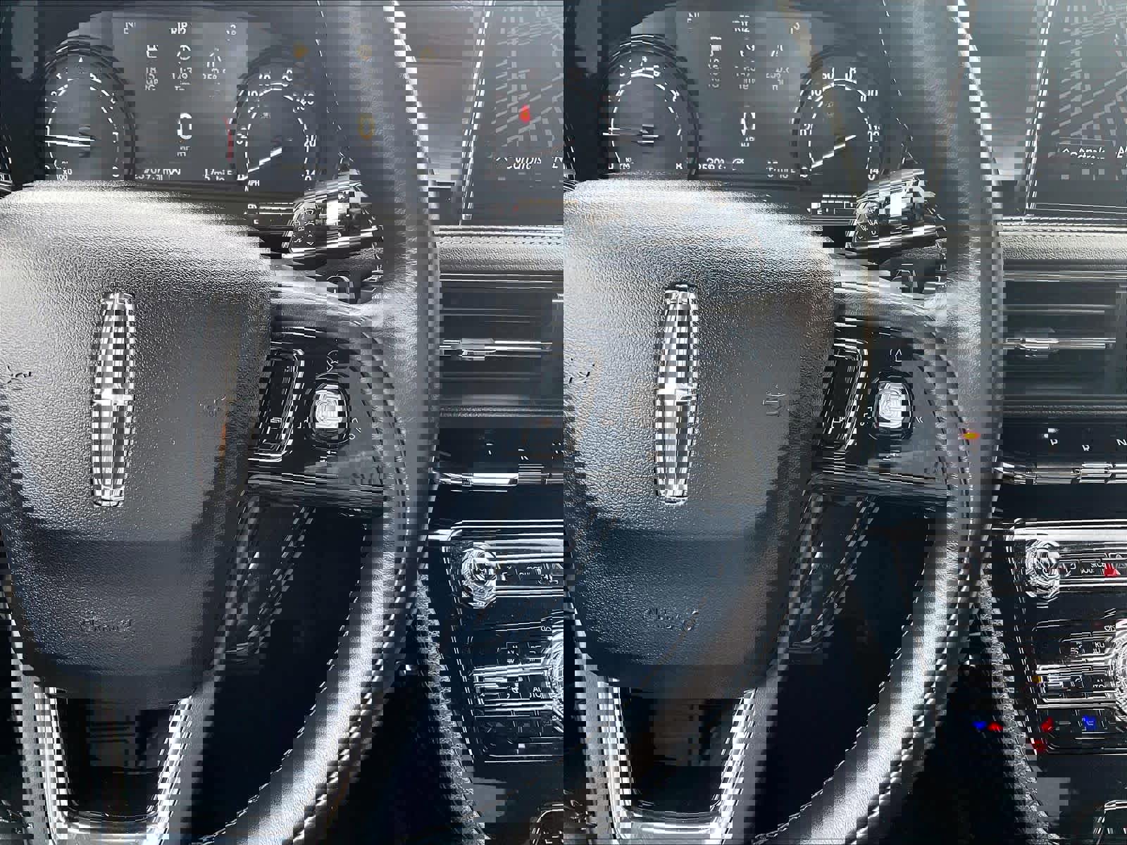 Used 2022 Lincoln Corsair AWD w/ Premium Package image 24