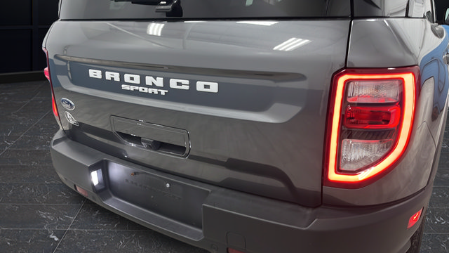 Used 2023 Ford Bronco Sport Outer Banks w/ Tech Package AWD/4WD image 38