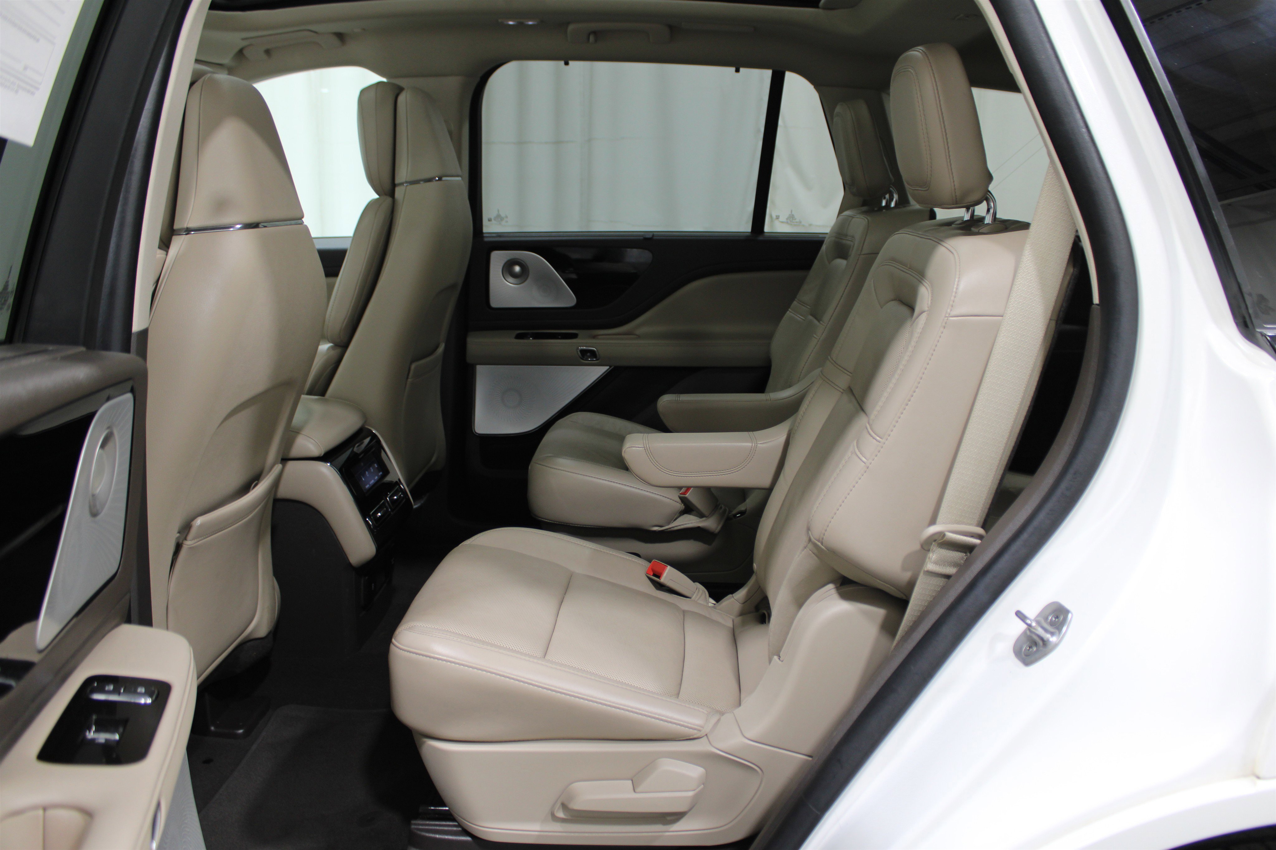 Used 2022 Lincoln Aviator Reserve w/ Equipment Group 201A image 26