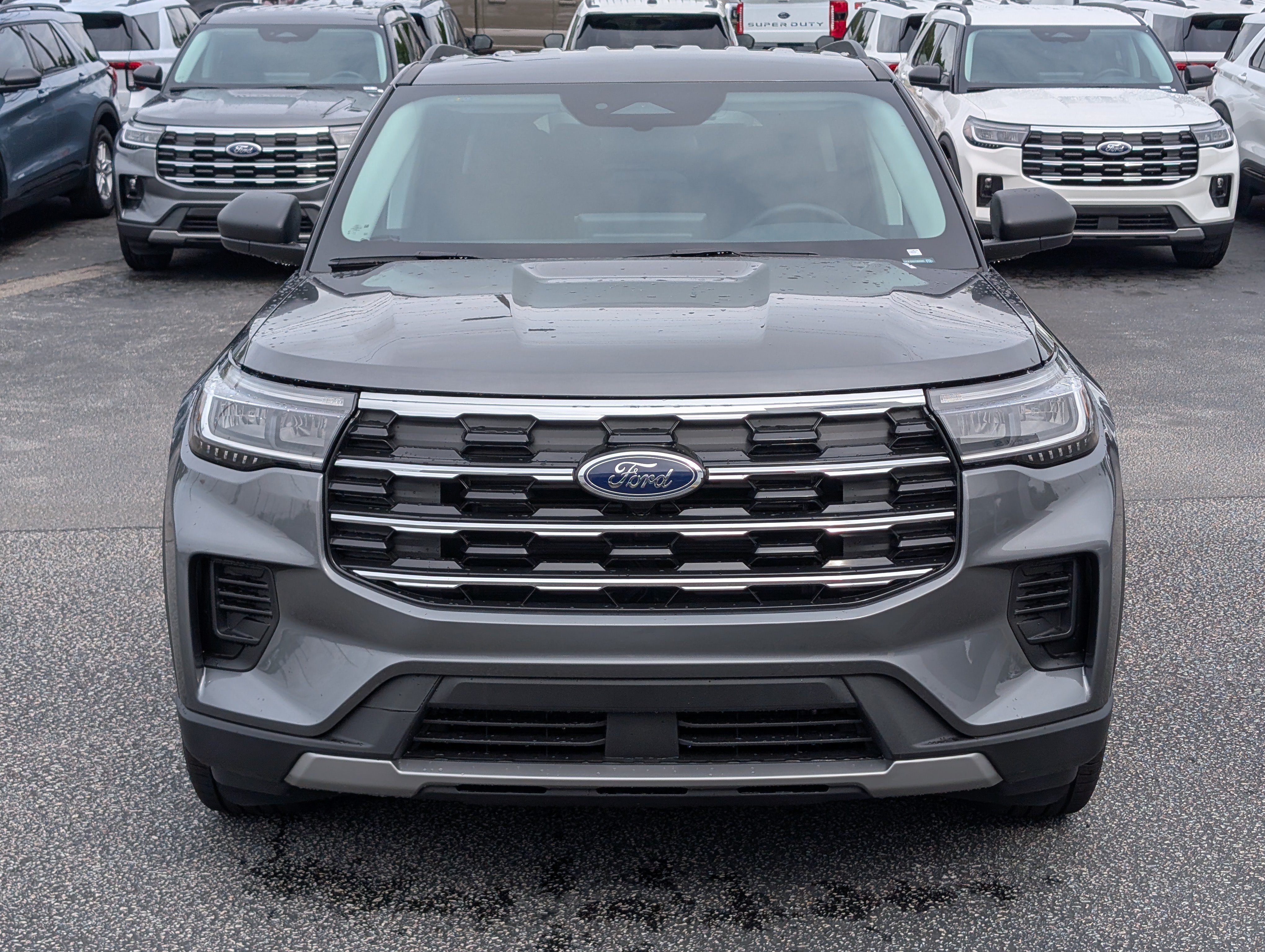 New 2026 Ford Explorer Active RWD image 3
