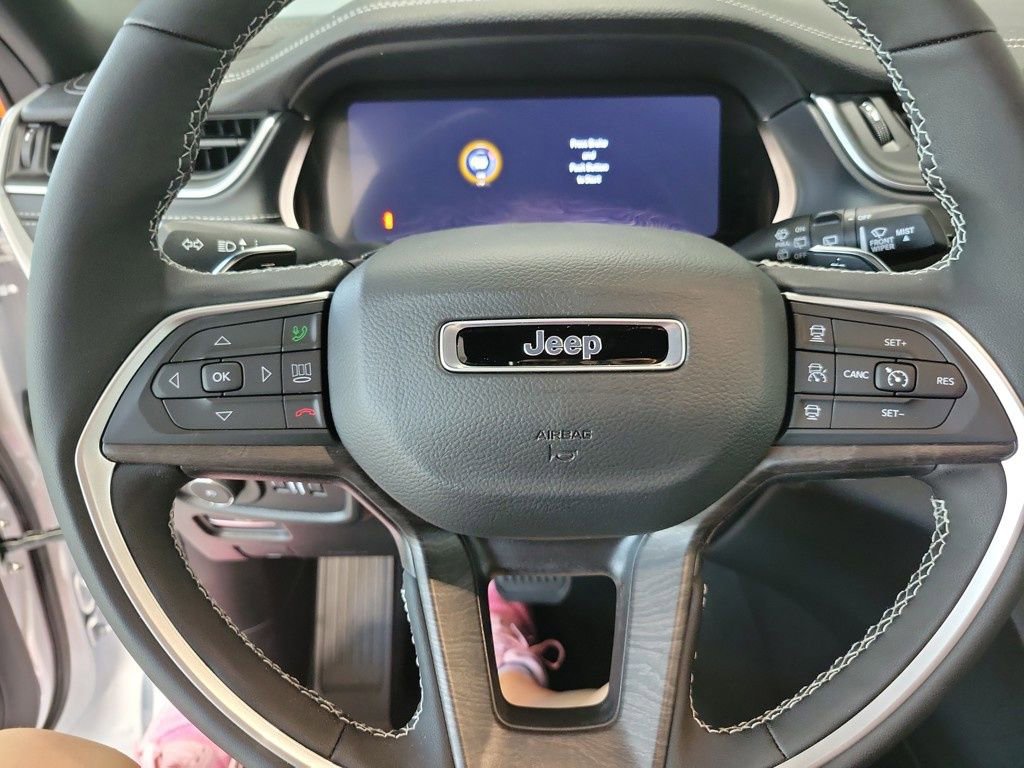 New 2025 Jeep Grand Cherokee Limited image 11