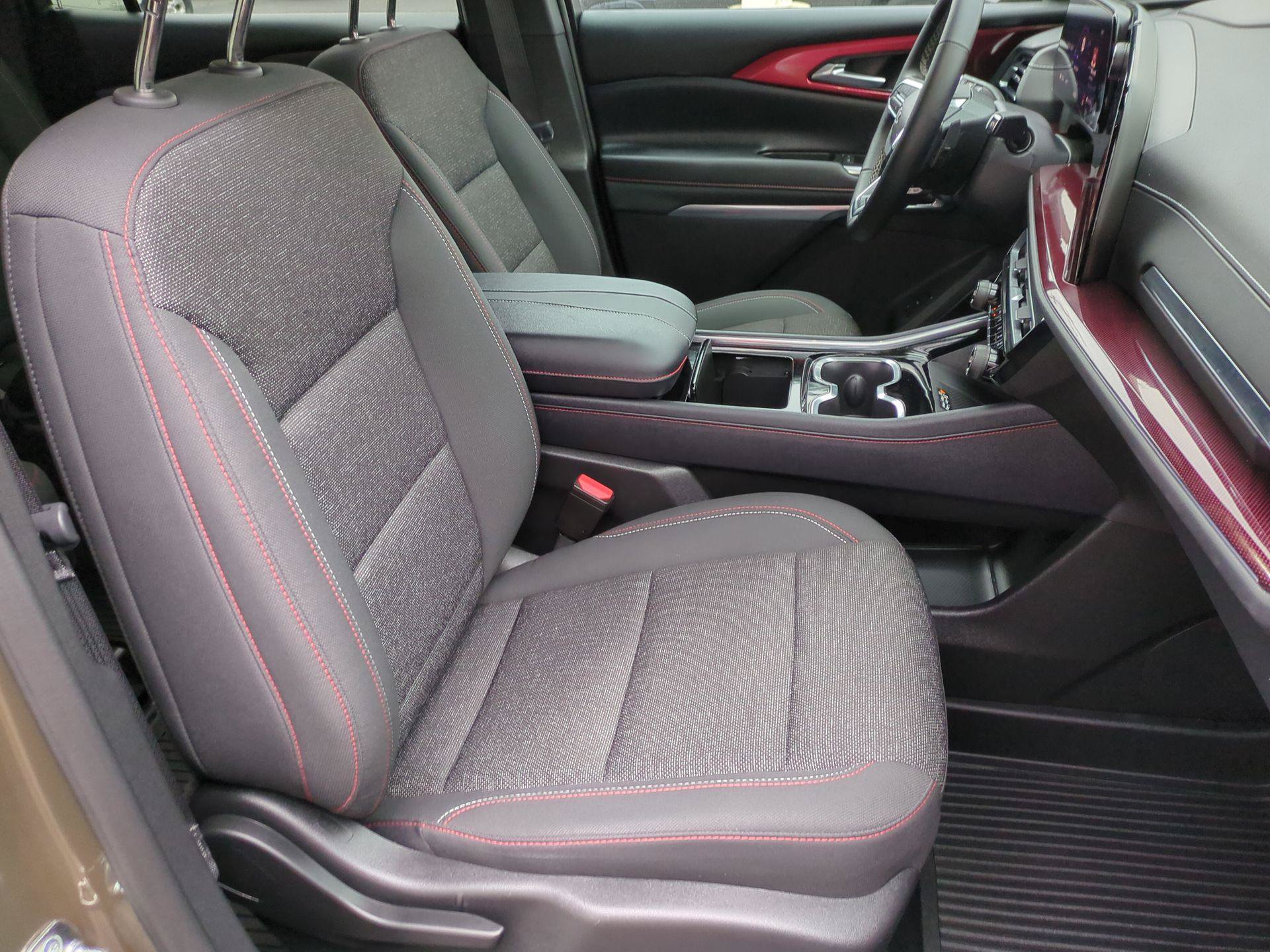 Certified 2024 Chevrolet Traverse Z71 w/ LPO, Floor Liner Package AWD/4WD image 26