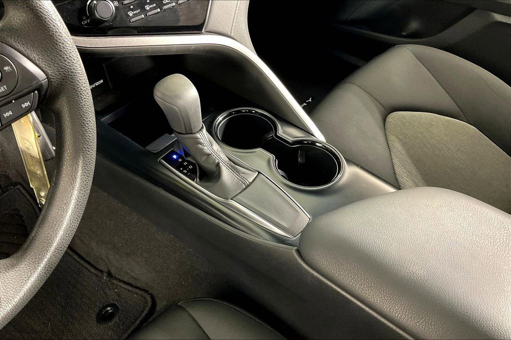 Used 2019 Toyota Camry LE image 19