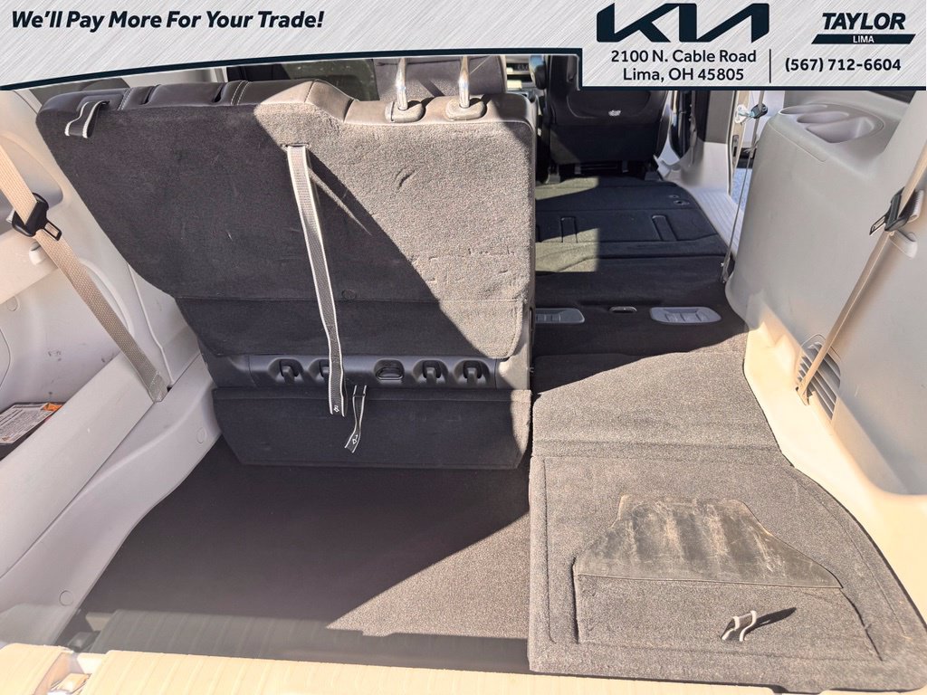 Used 2024 Chrysler Pacifica Touring-L FWD image 19