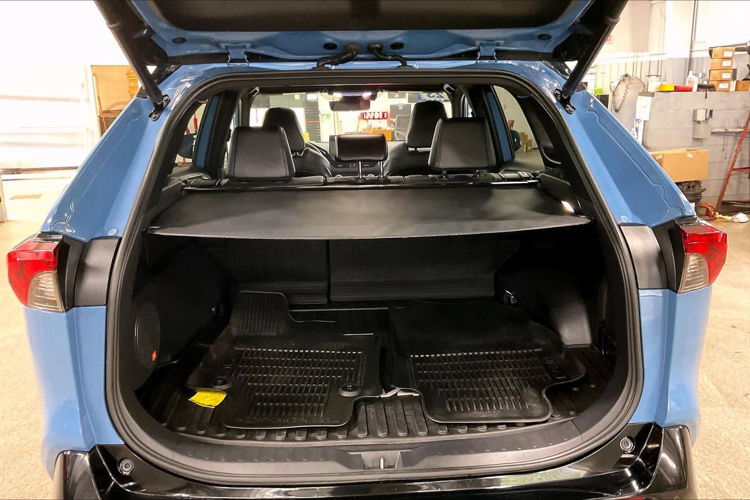 Used 2023 Toyota RAV4 XSE AWD/4WD image 34
