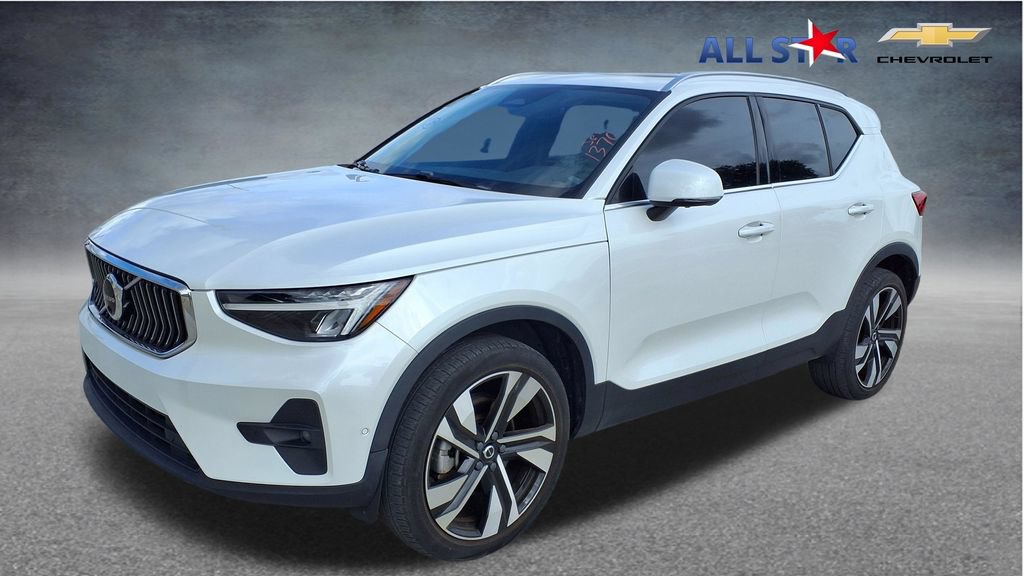 Used 2023 Volvo XC40 B5 Ultimate w/ Protection Package Premier AWD/4WD image 1