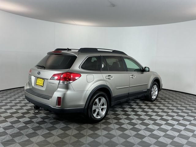 Used 2014 Subaru Outback 2.5i Limited w/ Moonroof Package AWD/4WD image 5