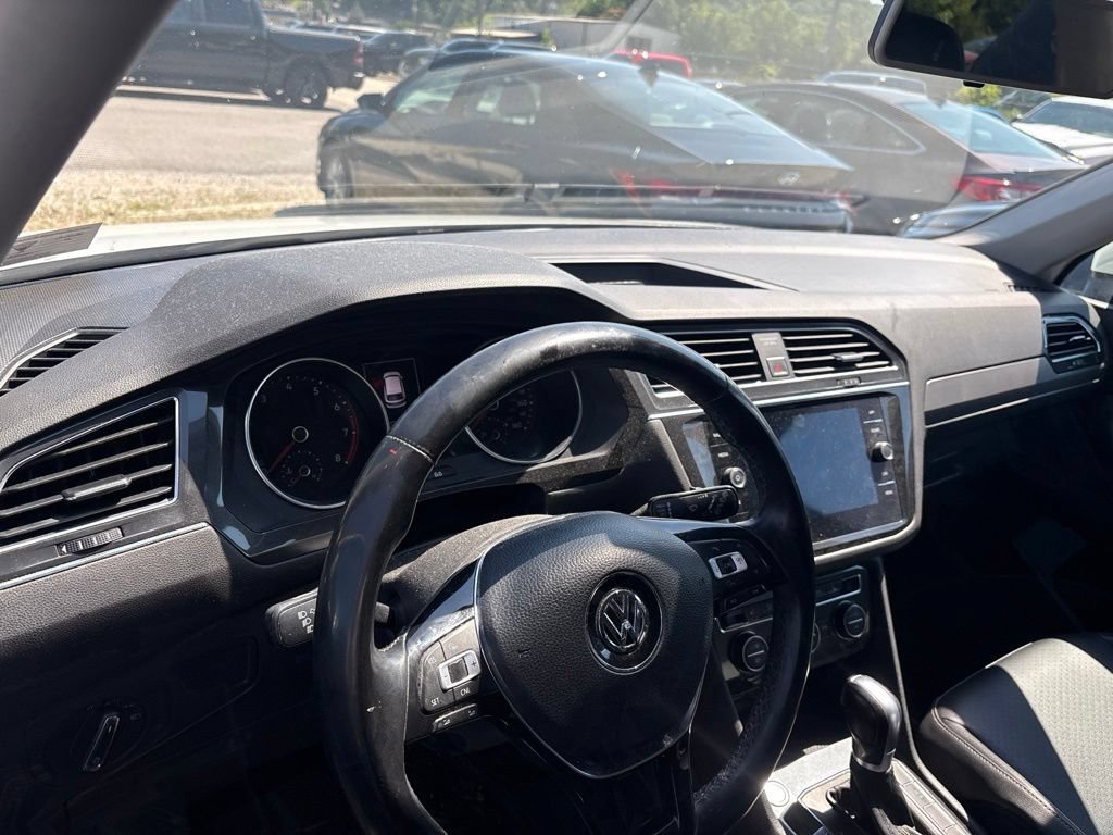 Used 2018 Volkswagen Tiguan SEL AWD/4WD image 10