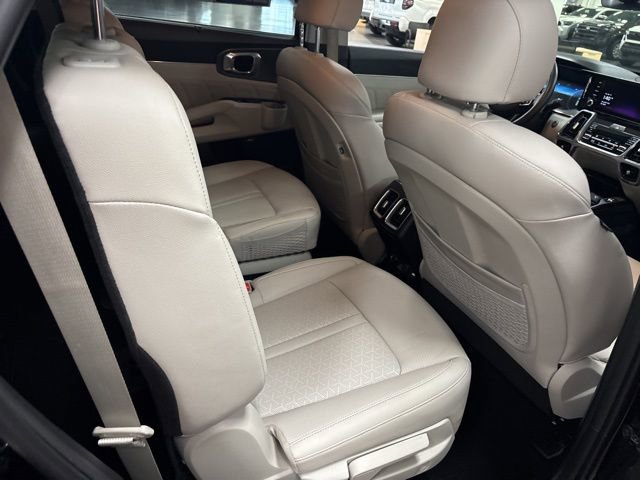 Used 2023 Kia Sorento SX Prestige image 12
