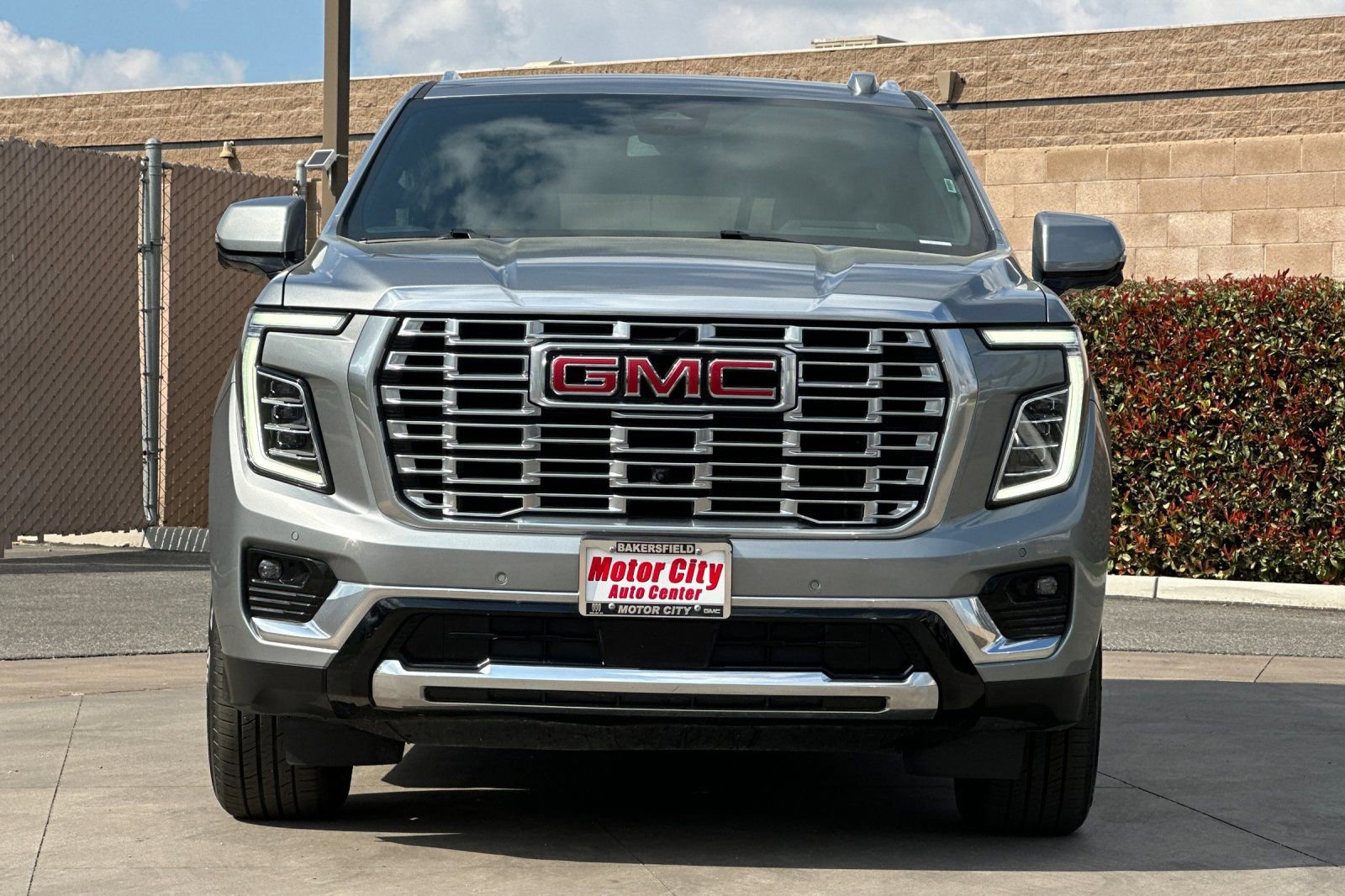 Certified 2025 GMC Yukon Denali image 9